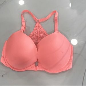 NWT Victoria’s Secret Push Up/ Pigeonnant Bra Size 34D